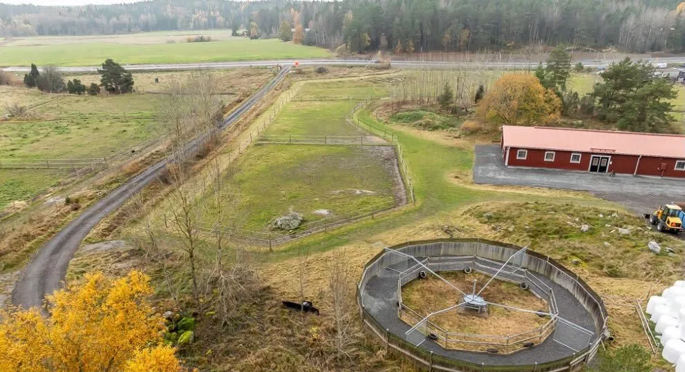 Gården i Gottröra från ovan